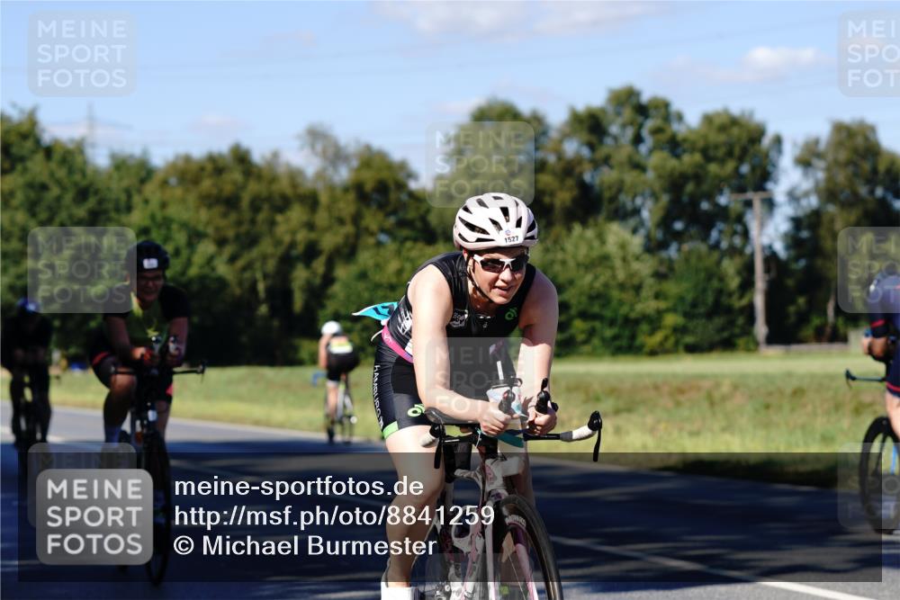 07.09.2025 - 19. Norderstedt Triathlon Michael Burmester http://msf.ph/oto/8841259 07.09.2025 15:21:53 Radfahren 933, 1479, 1527 meine-sportfotos.de