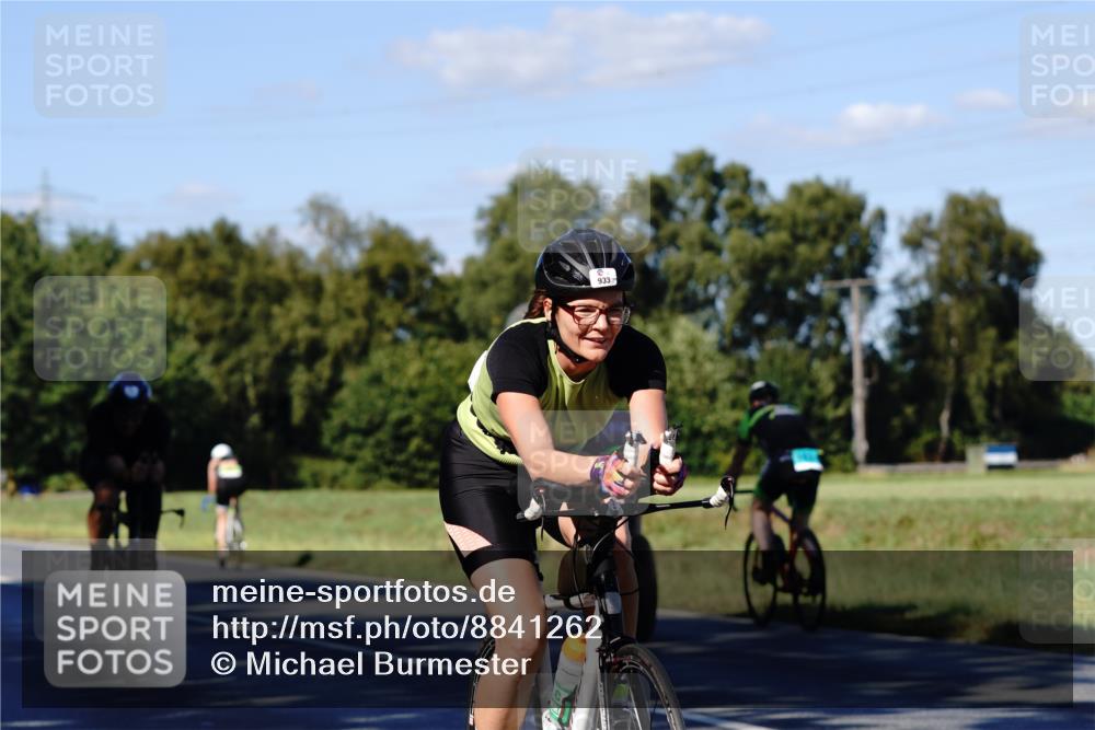 07.09.2025 - 19. Norderstedt Triathlon Michael Burmester http://msf.ph/oto/8841262 07.09.2025 15:21:53 Radfahren 933, 1479, 1527 meine-sportfotos.de