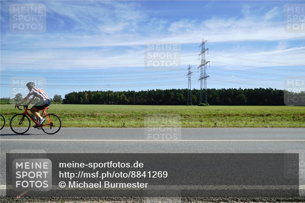 07.09.2025 - 19. Norderstedt Triathlon Michael Burmester http://msf.ph/oto/8841269 07.09.2025 12:23:58 Radfahren 165, 1351 meine-sportfotos.de