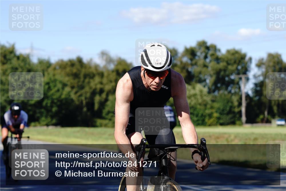 07.09.2025 - 19. Norderstedt Triathlon Michael Burmester http://msf.ph/oto/8841271 07.09.2025 15:21:59 Radfahren 415, 475, 1410, 1417, 1480 meine-sportfotos.de