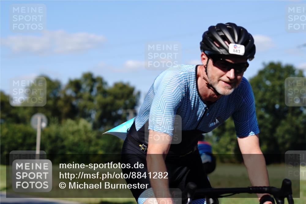 07.09.2025 - 19. Norderstedt Triathlon Michael Burmester http://msf.ph/oto/8841282 07.09.2025 15:22:04 Radfahren 873, 883, 946, 949, 1404, 1439, 1480 meine-sportfotos.de