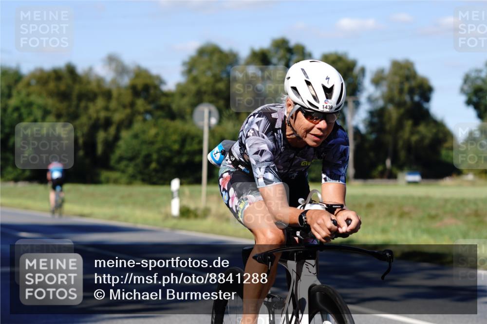 07.09.2025 - 19. Norderstedt Triathlon Michael Burmester http://msf.ph/oto/8841288 07.09.2025 15:22:07 Radfahren 935, 946, 949, 1404, 1439 meine-sportfotos.de