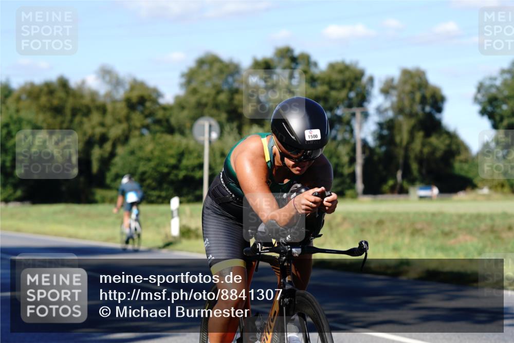 07.09.2025 - 19. Norderstedt Triathlon Michael Burmester http://msf.ph/oto/8841307 07.09.2025 15:22:34 Radfahren 1500, 1507, 1512 meine-sportfotos.de