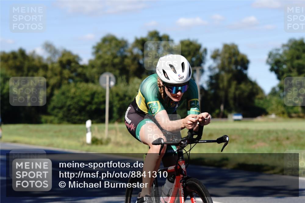 07.09.2025 - 19. Norderstedt Triathlon Michael Burmester http://msf.ph/oto/8841310 07.09.2025 15:22:36 Radfahren 916, 1500, 1507 meine-sportfotos.de