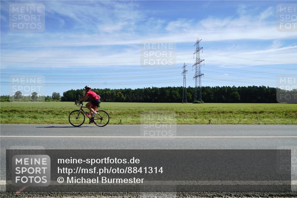 07.09.2025 - 19. Norderstedt Triathlon Michael Burmester http://msf.ph/oto/8841314 07.09.2025 12:24:07 Radfahren  meine-sportfotos.de