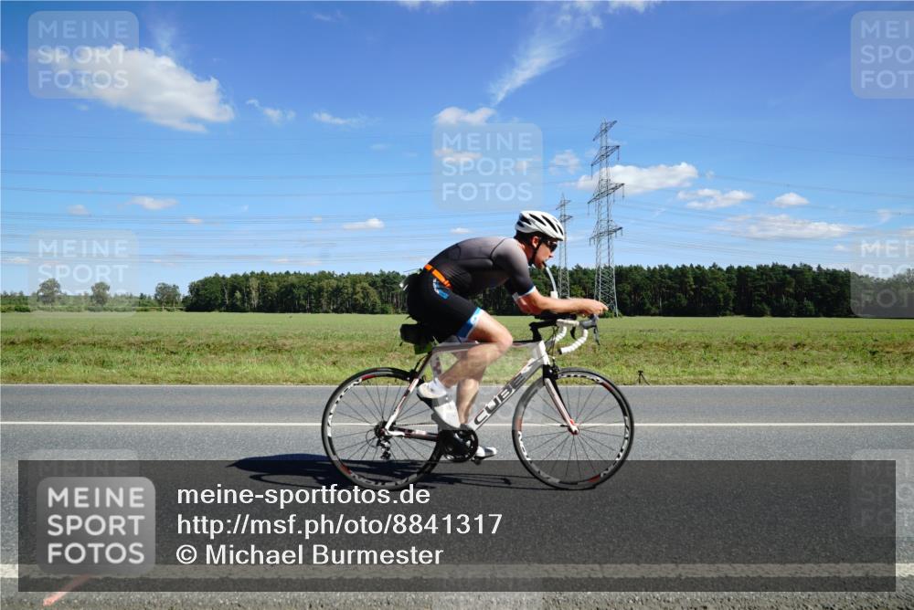 07.09.2025 - 19. Norderstedt Triathlon Michael Burmester http://msf.ph/oto/8841317 07.09.2025 14:31:30 Radfahren 991 meine-sportfotos.de