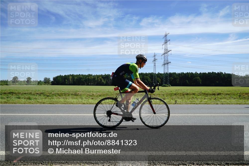 07.09.2025 - 19. Norderstedt Triathlon Michael Burmester http://msf.ph/oto/8841323 07.09.2025 12:24:12 Radfahren 261, 756, 798 meine-sportfotos.de