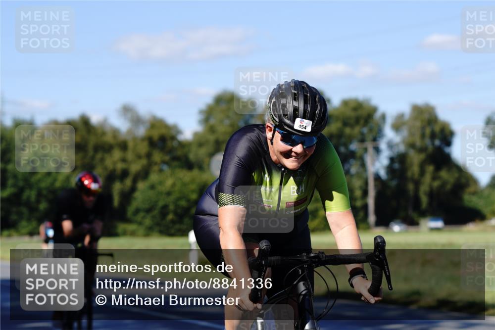 07.09.2025 - 19. Norderstedt Triathlon Michael Burmester http://msf.ph/oto/8841336 07.09.2025 15:23:26 Radfahren 454, 915, 930 meine-sportfotos.de