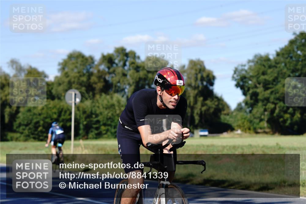 07.09.2025 - 19. Norderstedt Triathlon Michael Burmester http://msf.ph/oto/8841339 07.09.2025 15:23:26 Radfahren 454, 915, 930 meine-sportfotos.de