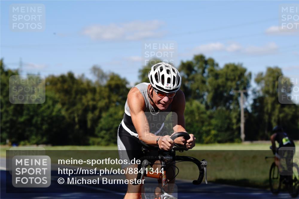 07.09.2025 - 19. Norderstedt Triathlon Michael Burmester http://msf.ph/oto/8841344 07.09.2025 15:23:43 Radfahren 1419 meine-sportfotos.de