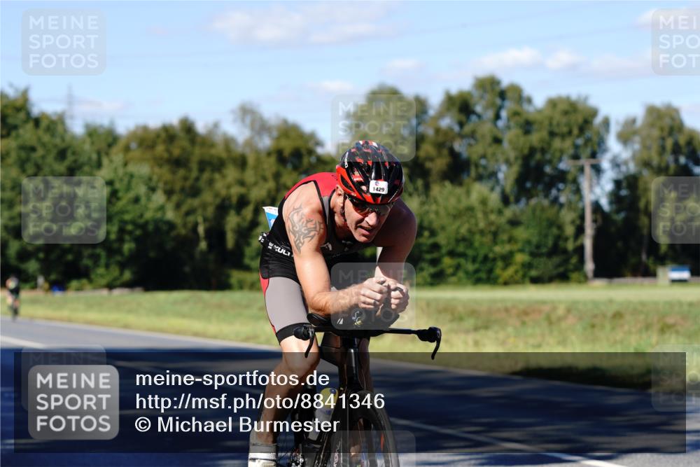 07.09.2025 - 19. Norderstedt Triathlon Michael Burmester http://msf.ph/oto/8841346 07.09.2025 15:23:48 Radfahren 1429 meine-sportfotos.de