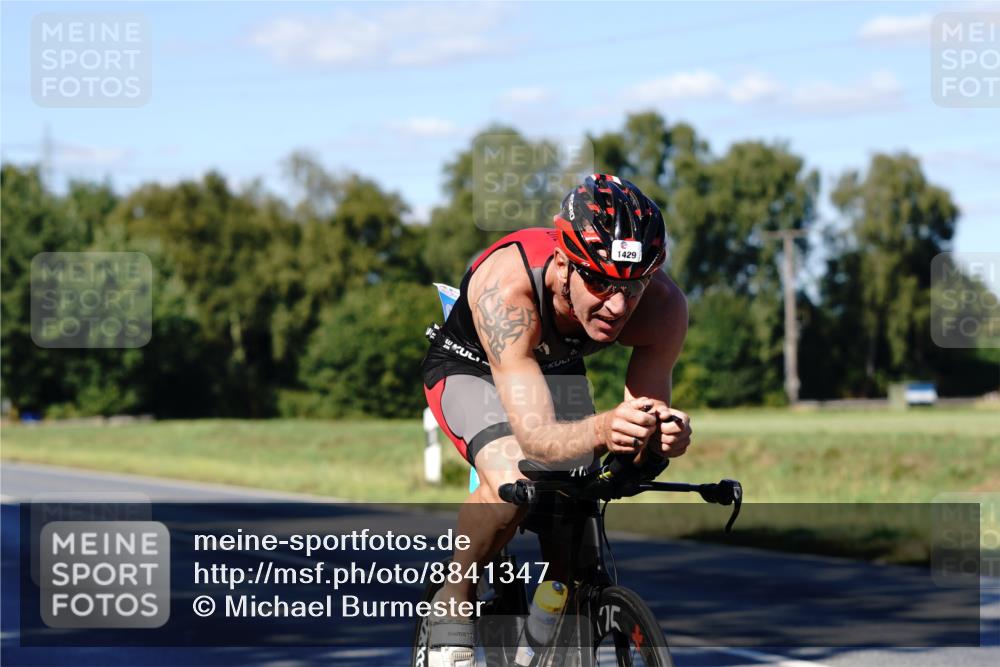 07.09.2025 - 19. Norderstedt Triathlon Michael Burmester http://msf.ph/oto/8841347 07.09.2025 15:23:48 Radfahren 1429 meine-sportfotos.de