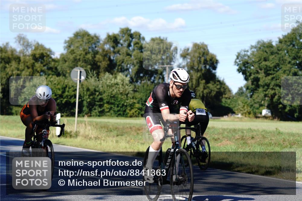 07.09.2025 - 19. Norderstedt Triathlon Michael Burmester http://msf.ph/oto/8841363 07.09.2025 15:24:49 Radfahren 408, 414, 460, 939, 940, 954 meine-sportfotos.de