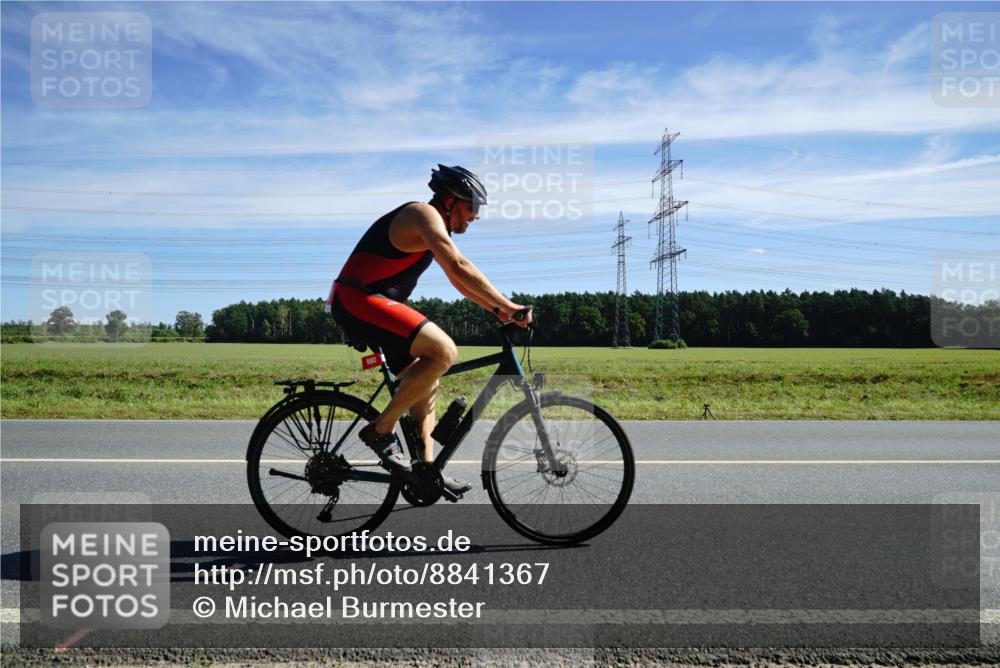 07.09.2025 - 19. Norderstedt Triathlon Michael Burmester http://msf.ph/oto/8841367 07.09.2025 12:24:21 Radfahren 249, 802 meine-sportfotos.de