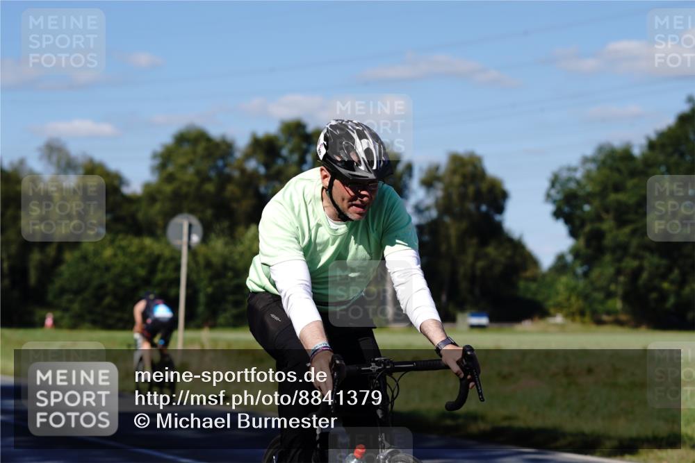07.09.2025 - 19. Norderstedt Triathlon Michael Burmester http://msf.ph/oto/8841379 07.09.2025 15:25:24 Radfahren 425, 439, 905 meine-sportfotos.de