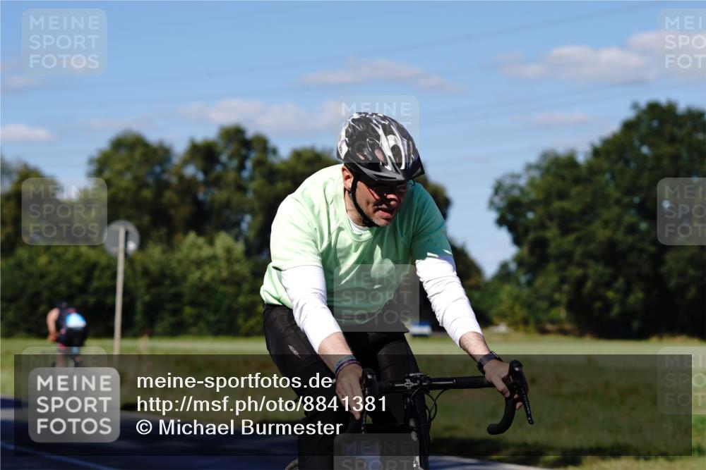 07.09.2025 - 19. Norderstedt Triathlon Michael Burmester http://msf.ph/oto/8841381 07.09.2025 15:25:24 Radfahren 425, 439, 905 meine-sportfotos.de