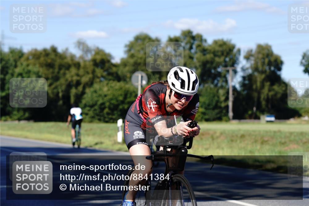 07.09.2025 - 19. Norderstedt Triathlon Michael Burmester http://msf.ph/oto/8841384 07.09.2025 15:25:28 Radfahren 425, 439 meine-sportfotos.de
