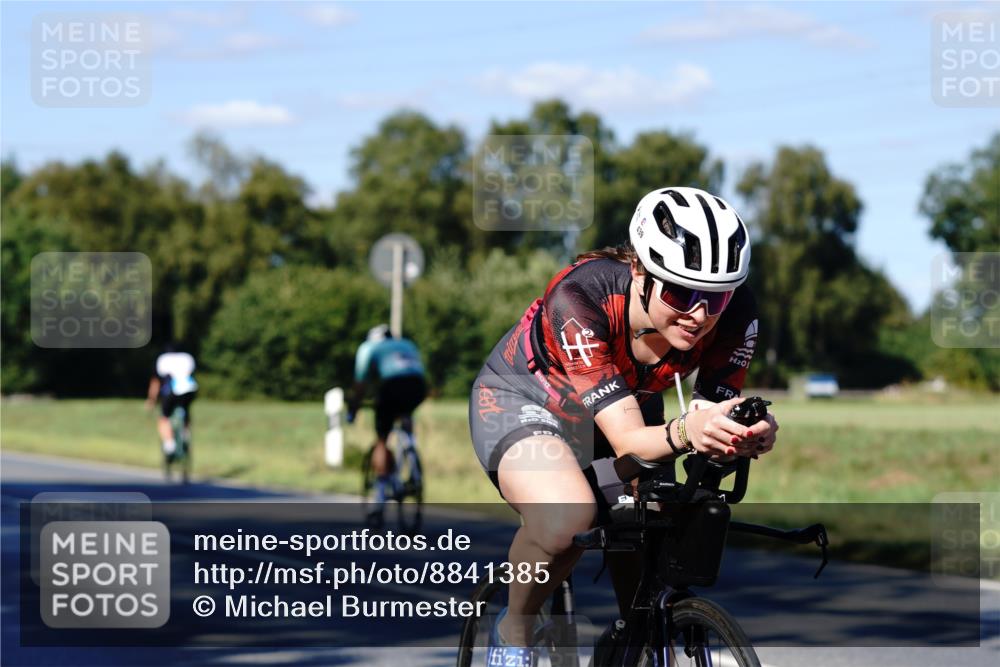 07.09.2025 - 19. Norderstedt Triathlon Michael Burmester http://msf.ph/oto/8841385 07.09.2025 15:25:28 Radfahren 425, 439 meine-sportfotos.de