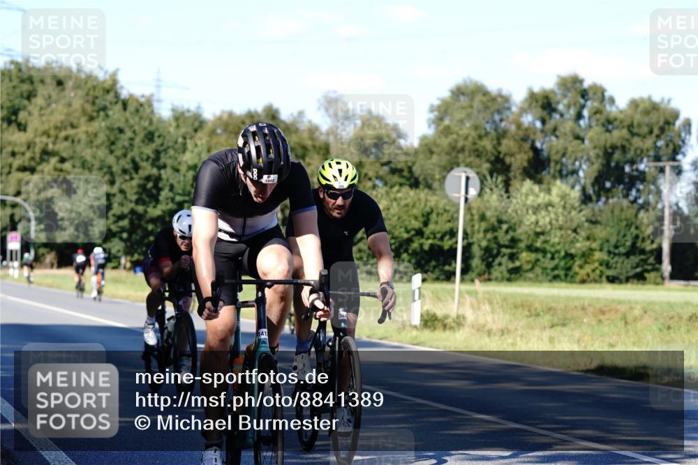 07.09.2025 - 19. Norderstedt Triathlon Michael Burmester http://msf.ph/oto/8841389 07.09.2025 15:25:40 Radfahren 384, 1412, 1538 meine-sportfotos.de