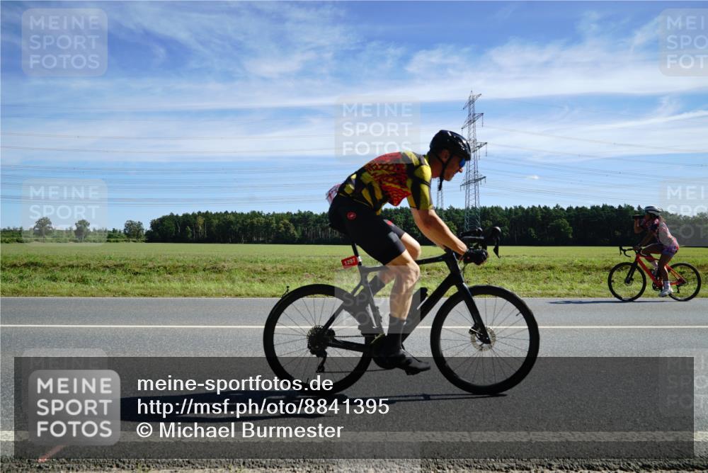 07.09.2025 - 19. Norderstedt Triathlon Michael Burmester http://msf.ph/oto/8841395 07.09.2025 12:24:31 Radfahren 818, 1297 meine-sportfotos.de