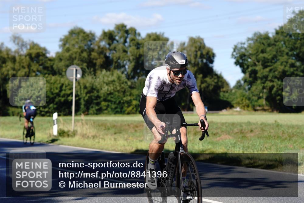 07.09.2025 - 19. Norderstedt Triathlon Michael Burmester http://msf.ph/oto/8841396 07.09.2025 15:25:50 Radfahren 406, 461, 893, 1407, 1510 meine-sportfotos.de