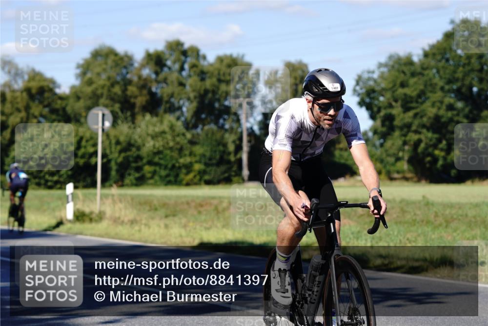 07.09.2025 - 19. Norderstedt Triathlon Michael Burmester http://msf.ph/oto/8841397 07.09.2025 15:25:50 Radfahren 406, 461, 893, 1407, 1510 meine-sportfotos.de