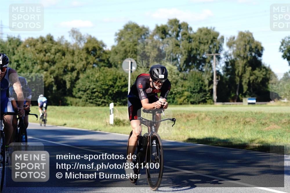 07.09.2025 - 19. Norderstedt Triathlon Michael Burmester http://msf.ph/oto/8841400 07.09.2025 15:25:53 Radfahren 406, 443, 893, 910, 1432, 1510, 1514, 1531 meine-sportfotos.de