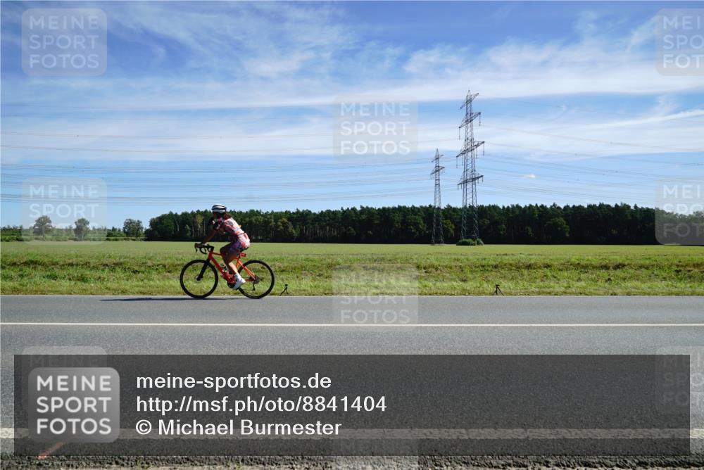 07.09.2025 - 19. Norderstedt Triathlon Michael Burmester http://msf.ph/oto/8841404 07.09.2025 12:24:32 Radfahren 818, 1297 meine-sportfotos.de