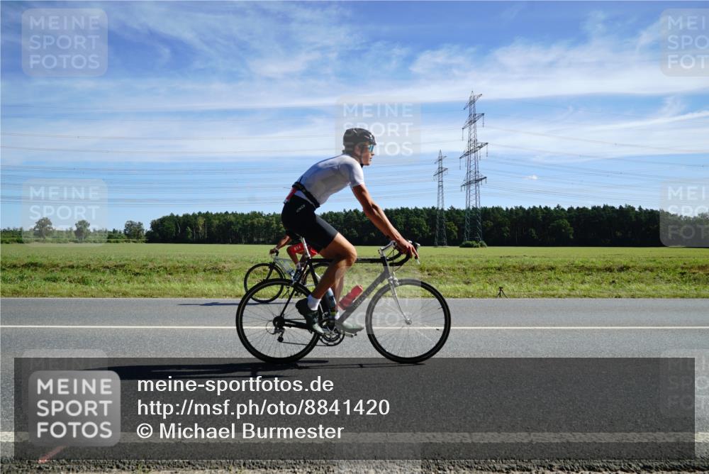 07.09.2025 - 19. Norderstedt Triathlon Michael Burmester http://msf.ph/oto/8841420 07.09.2025 12:24:39 Radfahren 814 meine-sportfotos.de
