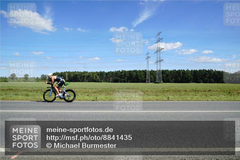 07.09.2025 - 19. Norderstedt Triathlon Michael Burmester http://msf.ph/oto/8841435 07.09.2025 14:31:57 Radfahren 1005 meine-sportfotos.de