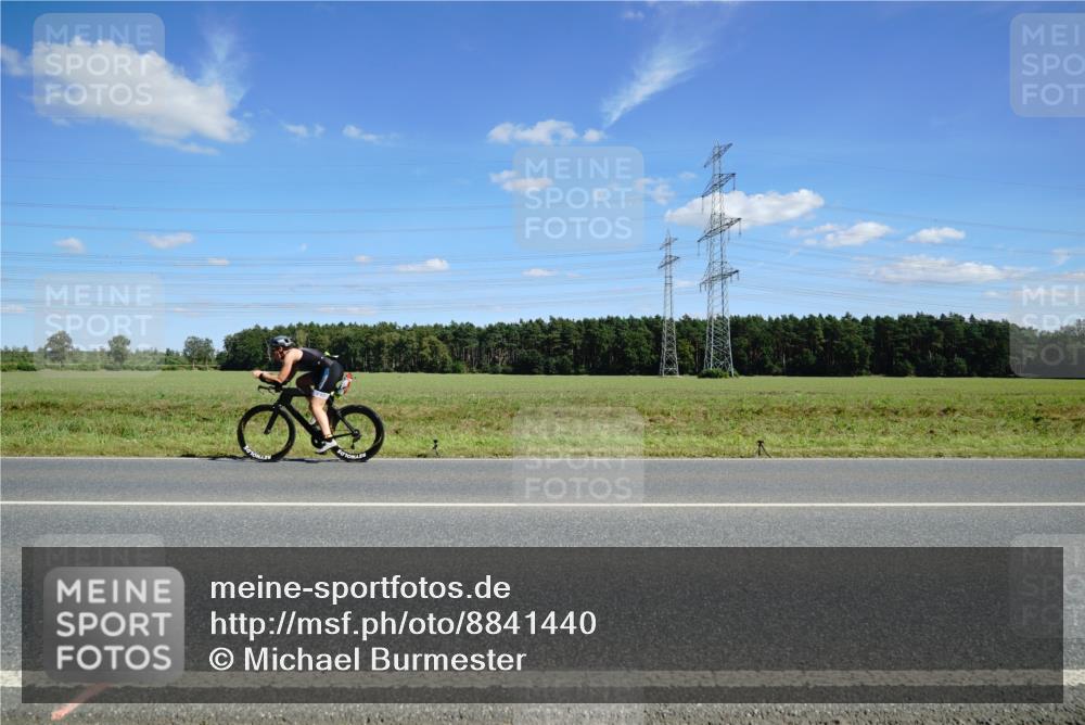 07.09.2025 - 19. Norderstedt Triathlon Michael Burmester http://msf.ph/oto/8841440 07.09.2025 14:32:03 Radfahren 1007 meine-sportfotos.de
