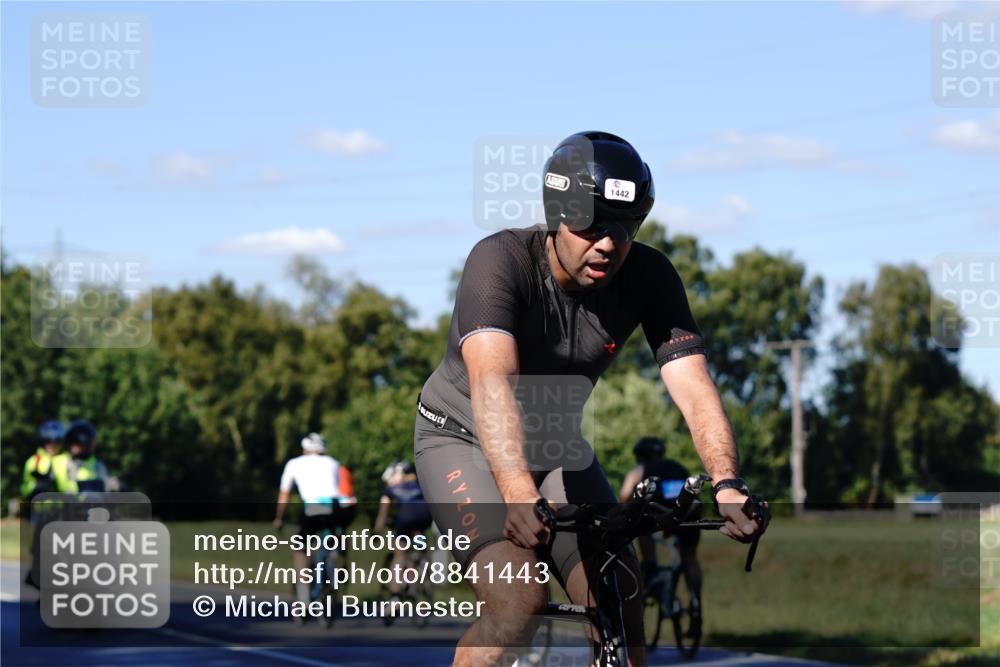 07.09.2025 - 19. Norderstedt Triathlon Michael Burmester http://msf.ph/oto/8841443 07.09.2025 15:26:27 Radfahren 1400, 1405, 1442 meine-sportfotos.de