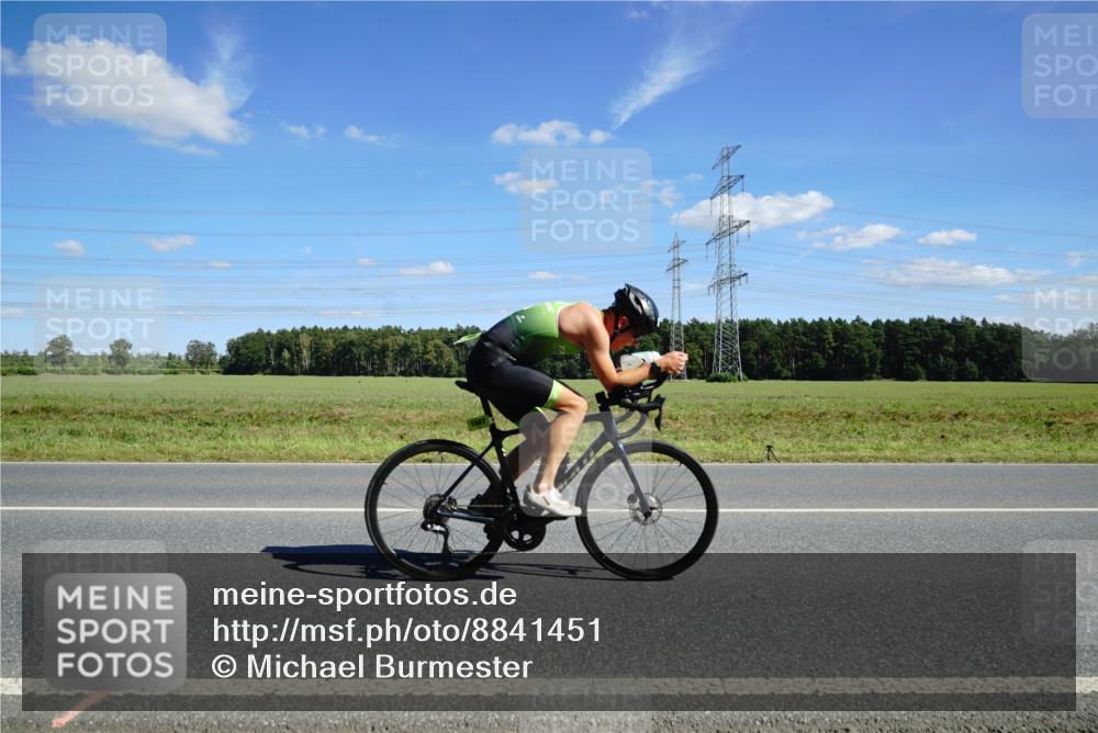 07.09.2025 - 19. Norderstedt Triathlon Michael Burmester http://msf.ph/oto/8841451 07.09.2025 14:32:06 Radfahren 1007 meine-sportfotos.de