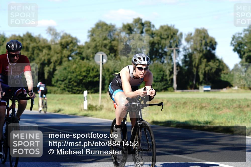 07.09.2025 - 19. Norderstedt Triathlon Michael Burmester http://msf.ph/oto/8841452 07.09.2025 15:26:46 Radfahren 450, 1481, 1497 meine-sportfotos.de