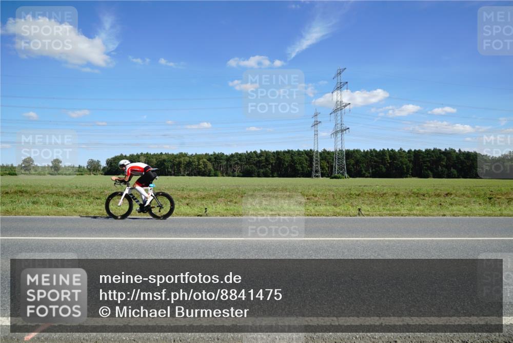 07.09.2025 - 19. Norderstedt Triathlon Michael Burmester http://msf.ph/oto/8841475 07.09.2025 14:32:11 Radfahren 1501 meine-sportfotos.de