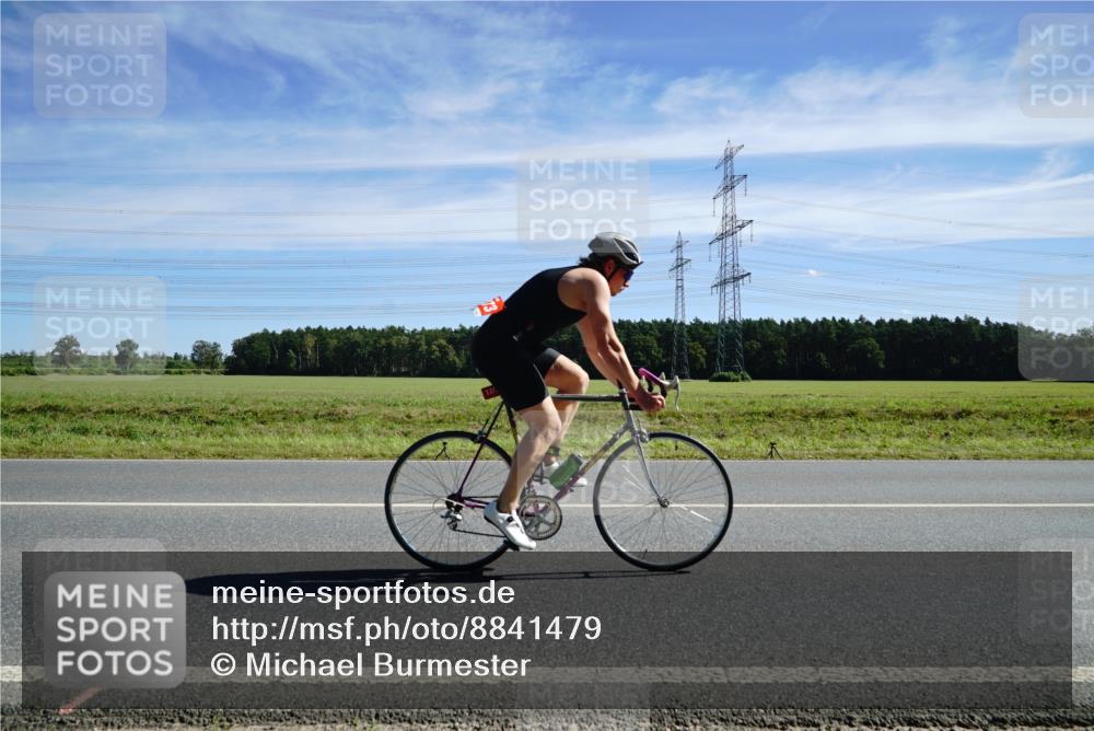 07.09.2025 - 19. Norderstedt Triathlon Michael Burmester http://msf.ph/oto/8841479 07.09.2025 12:25:09 Radfahren 1373 meine-sportfotos.de