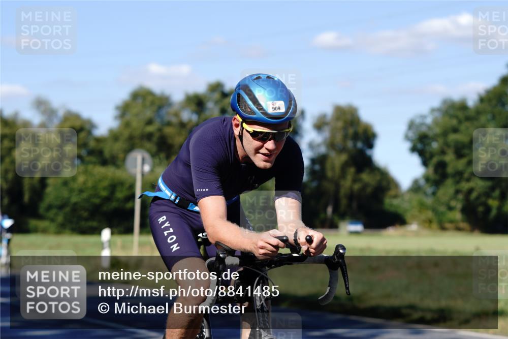 07.09.2025 - 19. Norderstedt Triathlon Michael Burmester http://msf.ph/oto/8841485 07.09.2025 15:27:33 Radfahren 890, 909, 1403 meine-sportfotos.de