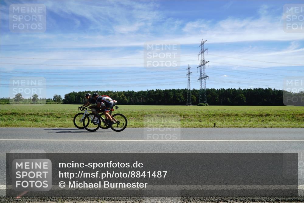 07.09.2025 - 19. Norderstedt Triathlon Michael Burmester http://msf.ph/oto/8841487 07.09.2025 12:25:13 Radfahren 205, 292, 766 meine-sportfotos.de