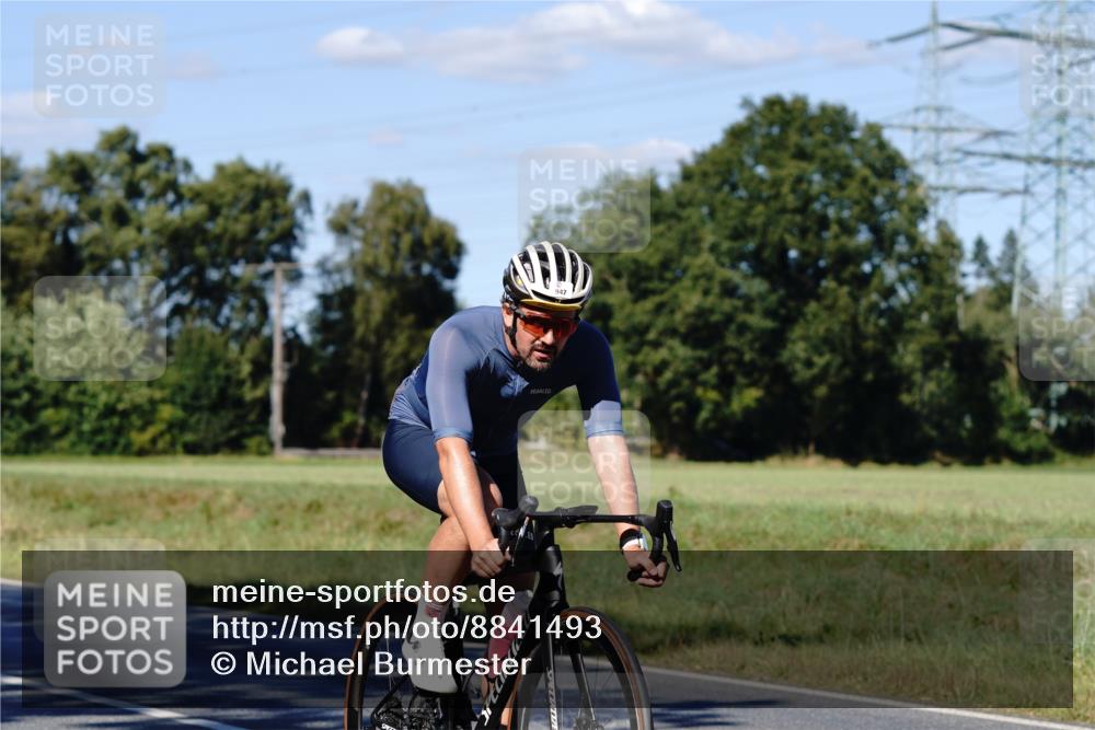 07.09.2025 - 19. Norderstedt Triathlon Michael Burmester http://msf.ph/oto/8841493 07.09.2025 15:27:41 Radfahren 947, 1430 meine-sportfotos.de