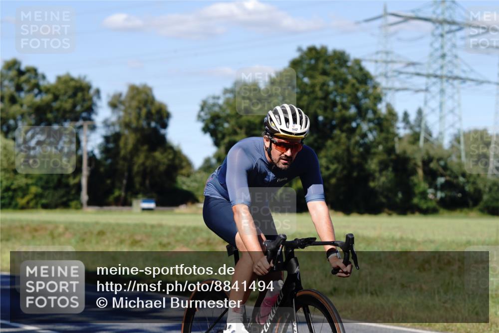 07.09.2025 - 19. Norderstedt Triathlon Michael Burmester http://msf.ph/oto/8841494 07.09.2025 15:27:41 Radfahren 947, 1430 meine-sportfotos.de