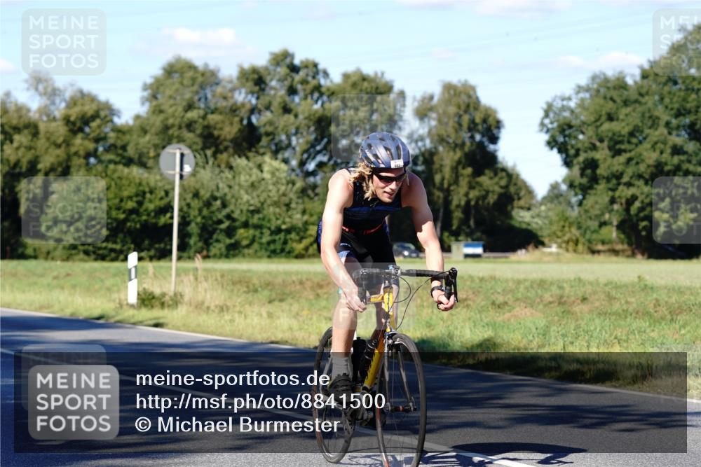 07.09.2025 - 19. Norderstedt Triathlon Michael Burmester http://msf.ph/oto/8841500 07.09.2025 15:27:49 Radfahren 409, 882, 924, 1422, 1547 meine-sportfotos.de