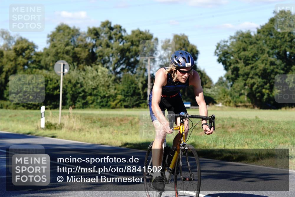 07.09.2025 - 19. Norderstedt Triathlon Michael Burmester http://msf.ph/oto/8841502 07.09.2025 15:27:49 Radfahren 409, 882, 924, 1422, 1547 meine-sportfotos.de