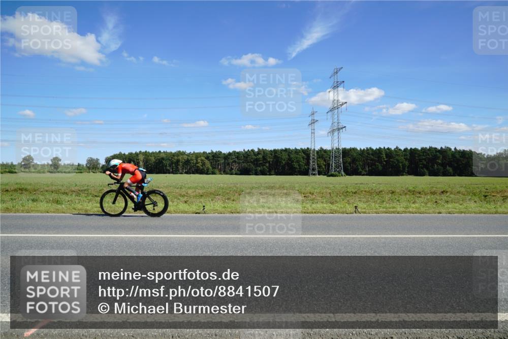 07.09.2025 - 19. Norderstedt Triathlon Michael Burmester http://msf.ph/oto/8841507 07.09.2025 14:32:23 Radfahren 473, 479, 987 meine-sportfotos.de