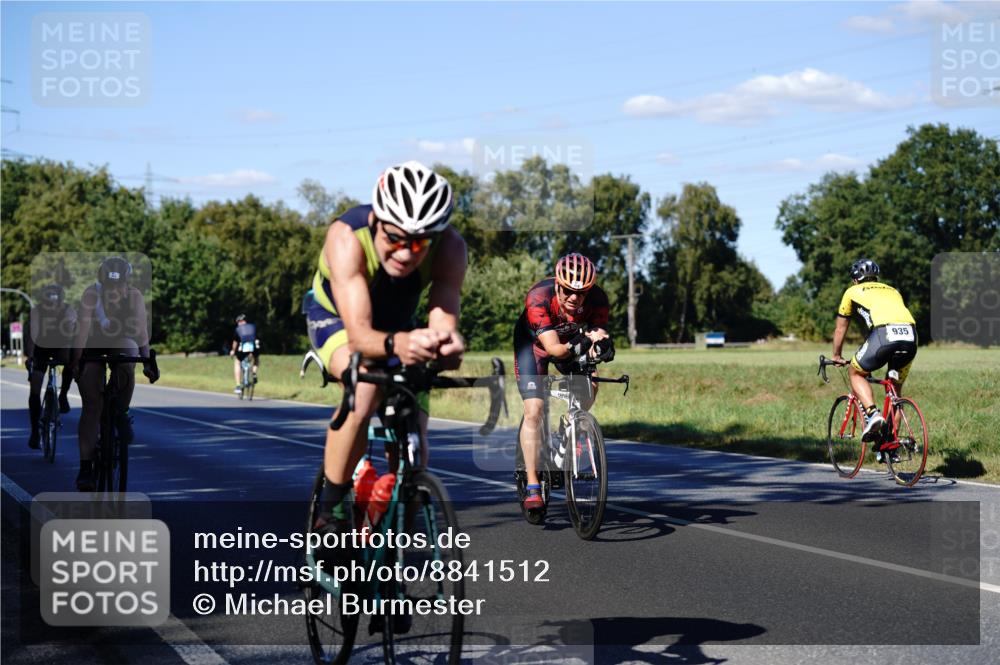 07.09.2025 - 19. Norderstedt Triathlon Michael Burmester http://msf.ph/oto/8841512 07.09.2025 15:28:07 Radfahren 376, 418, 923, 929, 952, 1455, 1464 meine-sportfotos.de