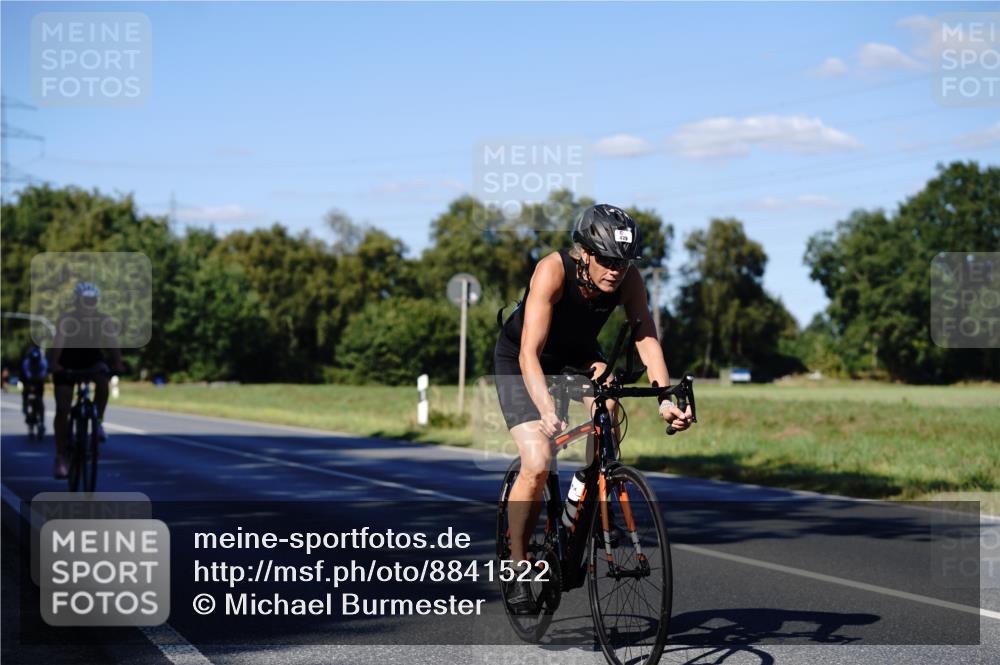 07.09.2025 - 19. Norderstedt Triathlon Michael Burmester http://msf.ph/oto/8841522 07.09.2025 15:29:08 Radfahren 429, 448, 1474 meine-sportfotos.de