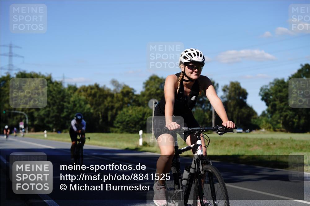 07.09.2025 - 19. Norderstedt Triathlon Michael Burmester http://msf.ph/oto/8841525 07.09.2025 15:29:10 Radfahren 429, 448, 1474 meine-sportfotos.de