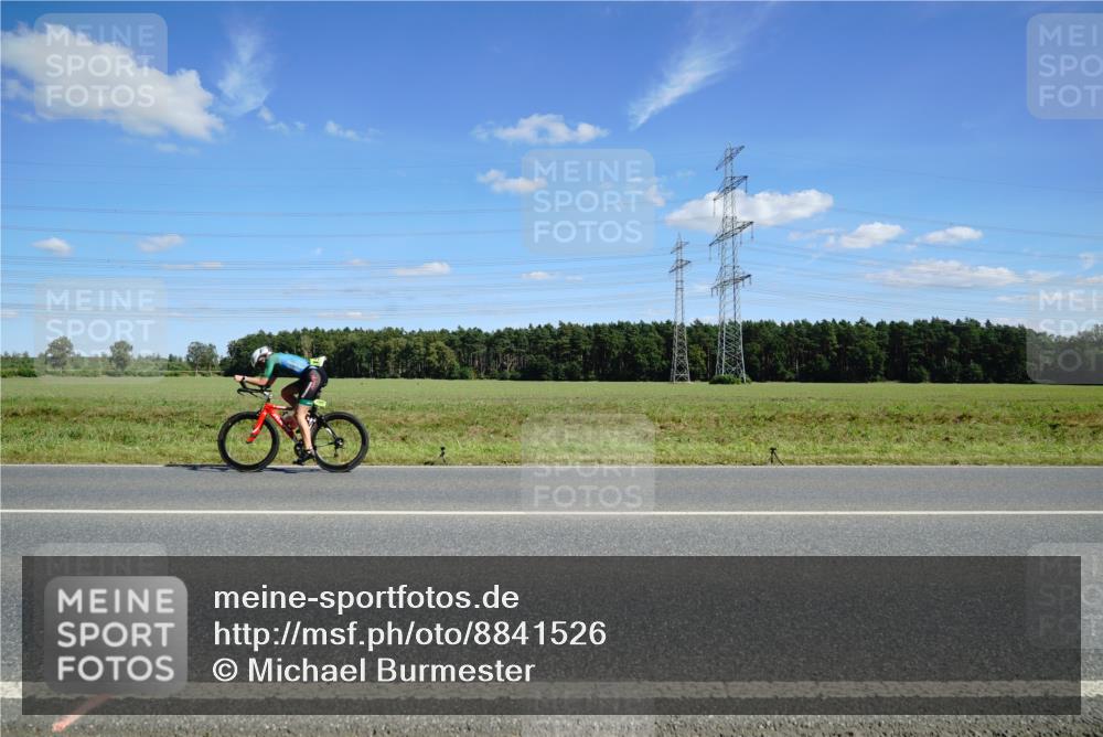 07.09.2025 - 19. Norderstedt Triathlon Michael Burmester http://msf.ph/oto/8841526 07.09.2025 14:32:30 Radfahren 980 meine-sportfotos.de