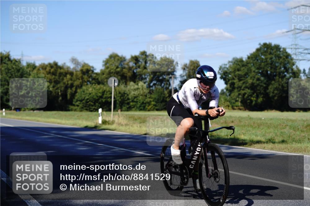 07.09.2025 - 19. Norderstedt Triathlon Michael Burmester http://msf.ph/oto/8841529 07.09.2025 15:29:11 Radfahren 429, 448, 1474 meine-sportfotos.de