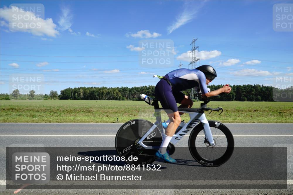 07.09.2025 - 19. Norderstedt Triathlon Michael Burmester http://msf.ph/oto/8841532 07.09.2025 14:32:31 Radfahren 980 meine-sportfotos.de