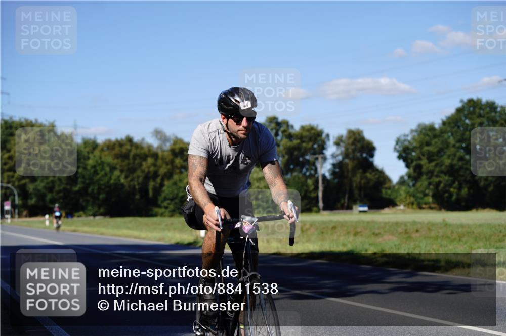 07.09.2025 - 19. Norderstedt Triathlon Michael Burmester http://msf.ph/oto/8841538 07.09.2025 15:29:22 Radfahren 396, 925 meine-sportfotos.de